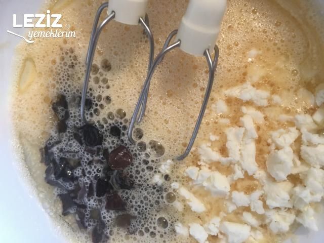 Beyaz Peynirli Ve Zeytinli Muffin