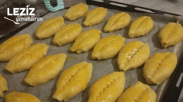 Mısır Unlu Poğaça (Kıyır Kıyır Bir Poğaça)