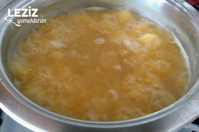 Karamelize Soğanlı Mercimek Çorbası