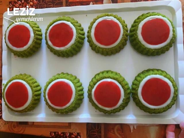 Karpuz Şeklinde Mini Tart Kekler