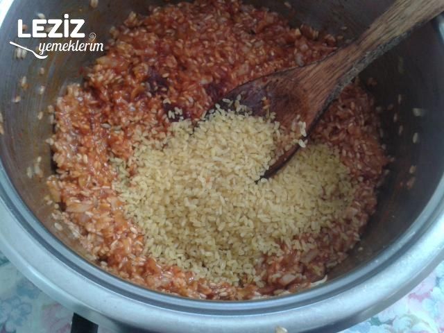 Zeytinyağlı Yaprak Sarması Tarifi Nasıl Yapılır