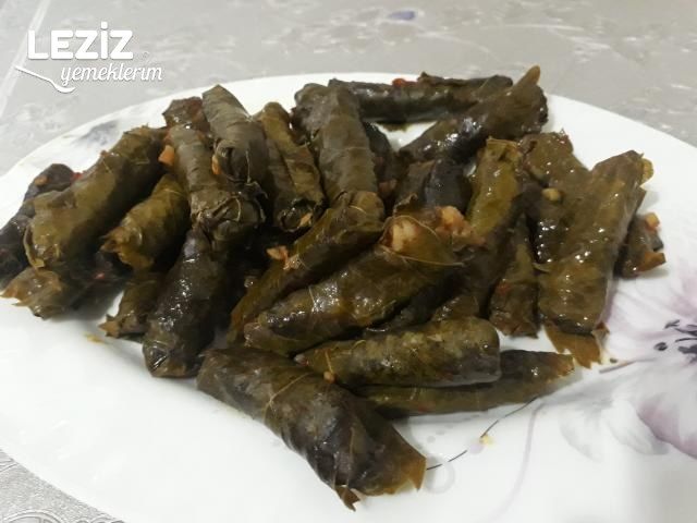 Zeytinyağlı Yaprak Sarması Tarifi Nasıl Yapılır