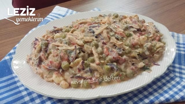 Garnitürlü Tavuklu Nefis Salata Tarifi