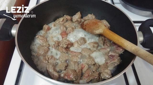 Etli Soğan Yahnisi Tarifi