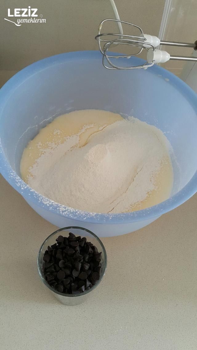 Damla Çikolatalı Portakal Aromalı Kek