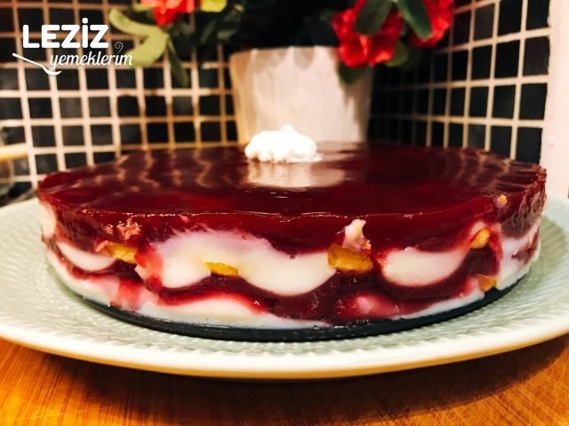 Yaban Mersinli Kedi Dilli Pasta