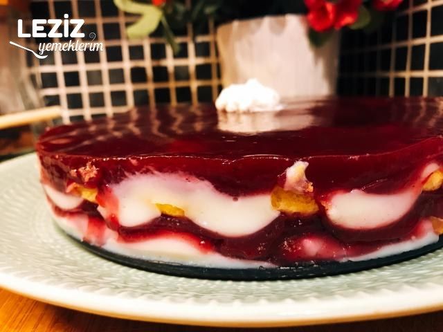 Yaban Mersinli Kedi Dilli Pasta