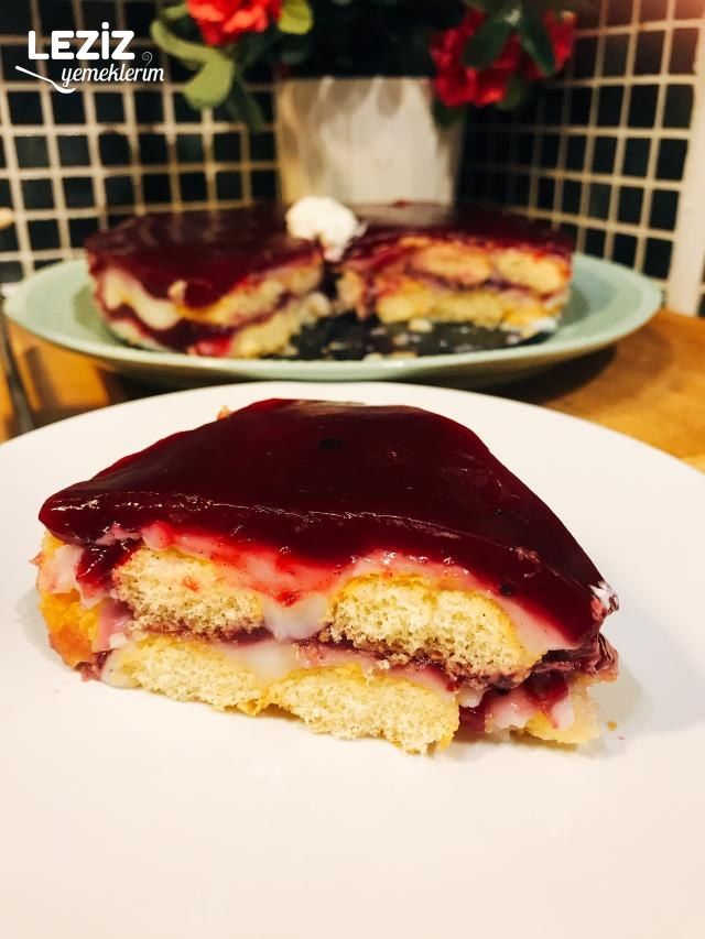 Yaban Mersinli Kedi Dilli Pasta