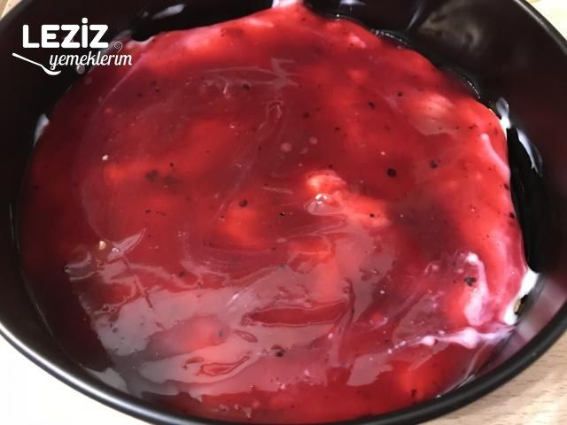 Yaban Mersinli Kedi Dilli Pasta