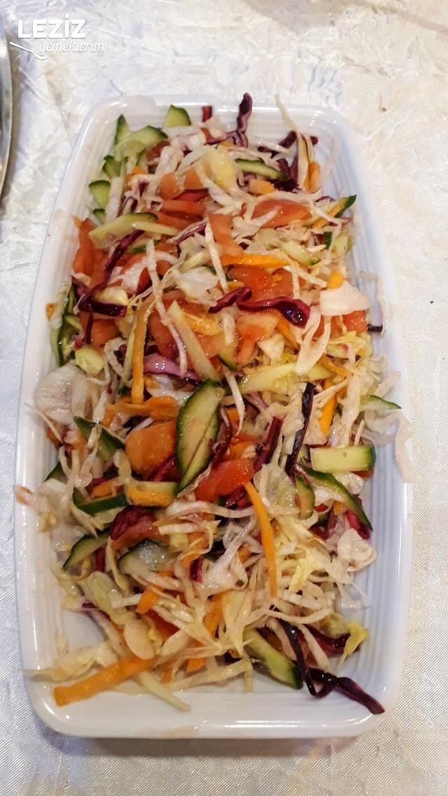 Sirkeli Sosuyla Karışık Salata