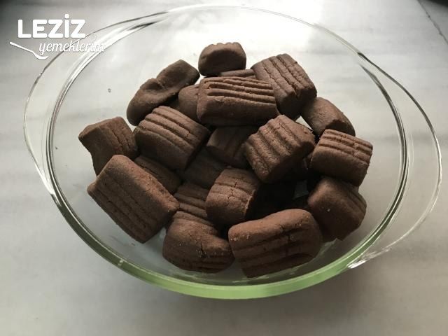 Az Malzemeli Kakaolu Pudingli Kıyır Kurabiye