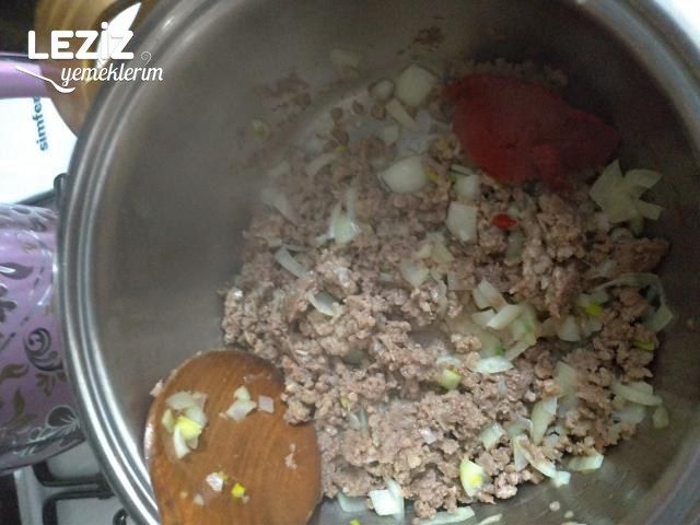 Kıymalı Ispanaklı Kol Böreği