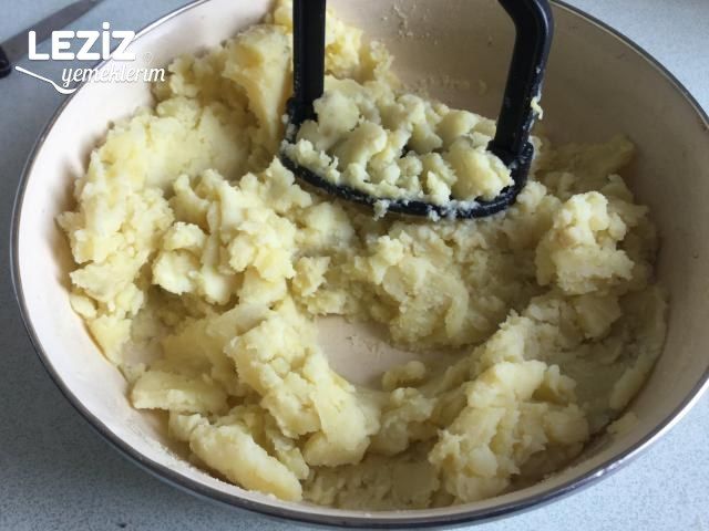 Tel Şehriyeli Patates Köftesi