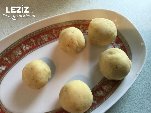 Tel Şehriyeli Patates Köftesi