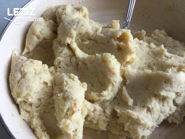 Tel Şehriyeli Patates Köftesi