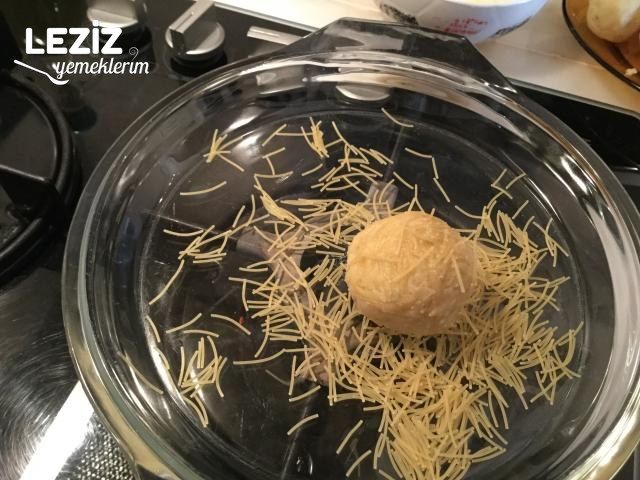 Tel Şehriyeli Patates Köftesi