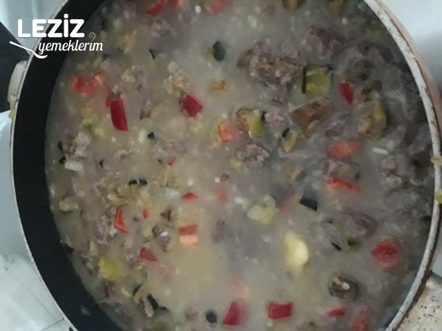 Doyurucu Etli Sebzeli Bulgur Pilavı