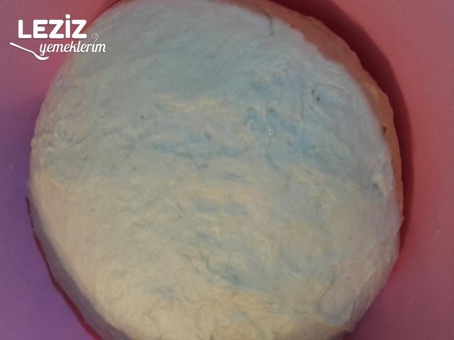 Zeytinyağlı Ve Yoğurtlu Poğaça Tarifi