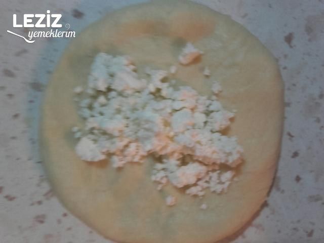 Zeytinyağlı Ve Yoğurtlu Poğaça Tarifi