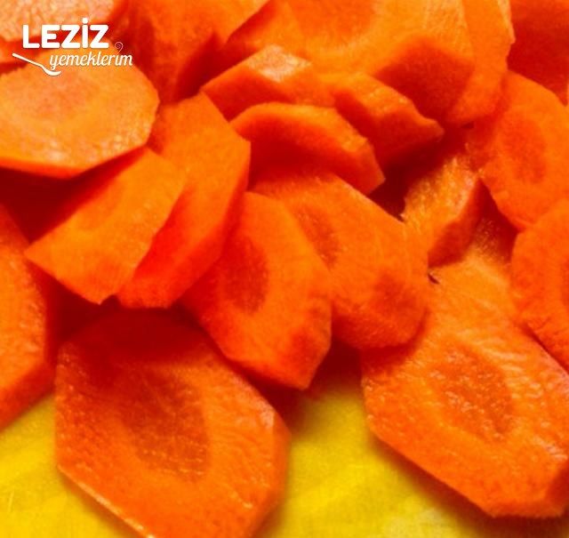 Zeytinyağlı Pırasa Nasıl Pişirilir