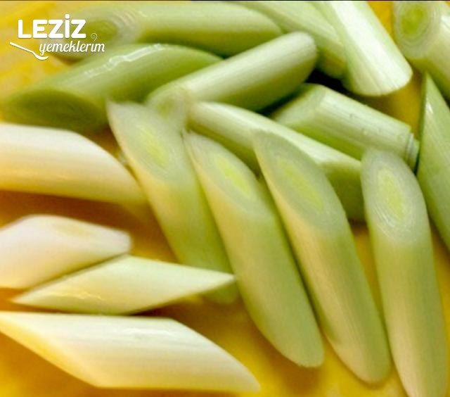 Zeytinyağlı Pırasa Nasıl Pişirilir