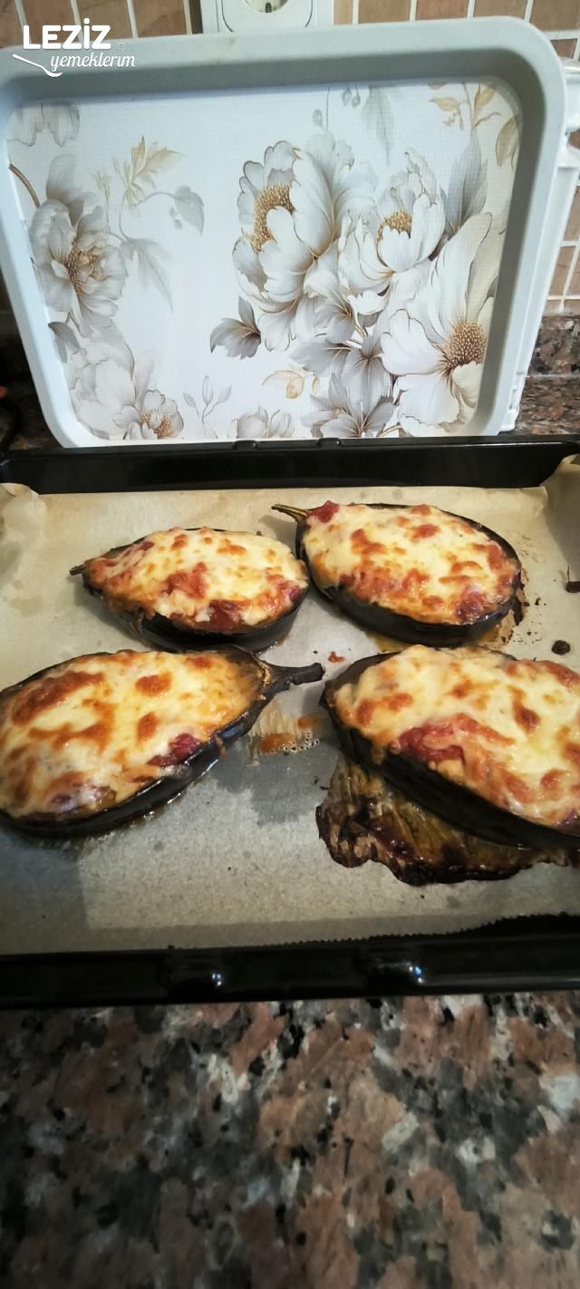 Fırında Kaşarlı Patlıcan Tarifi