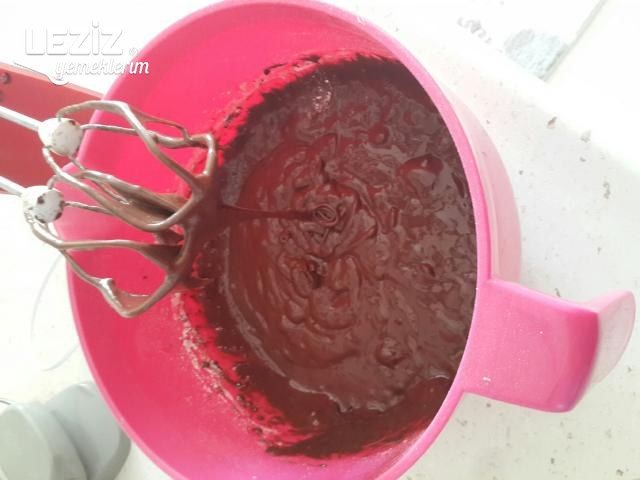 Hamuru Krem Şantili Fındıklı Kek