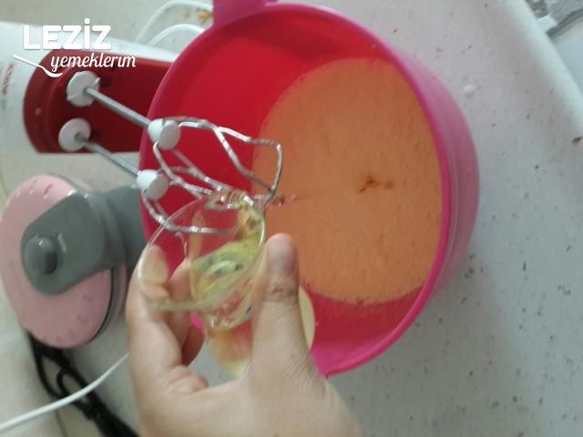 Hamuru Krem Şantili Fındıklı Kek