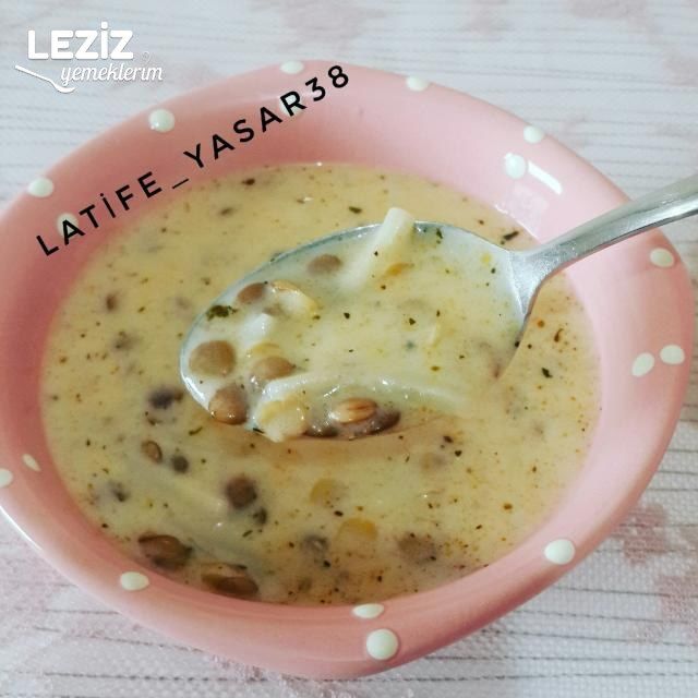 Terbiyeli Erişteli Yeşil Mercimek Çorbası