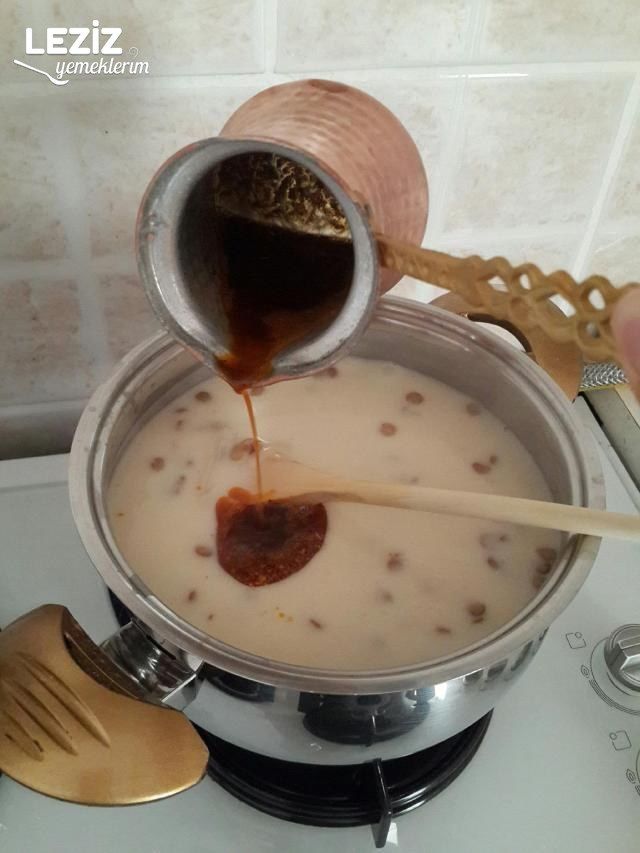 Terbiyeli Erişteli Yeşil Mercimek Çorbası
