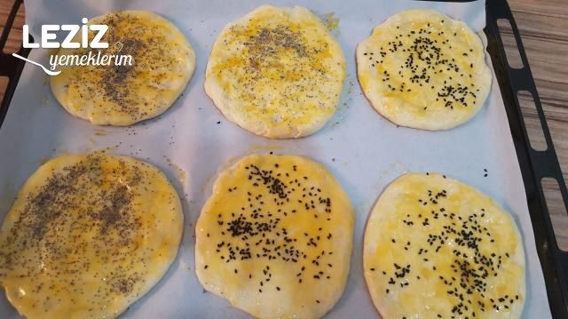 Tereyağlı Soğanlı Çörek