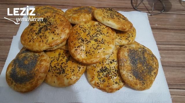 Tereyağlı Soğanlı Çörek