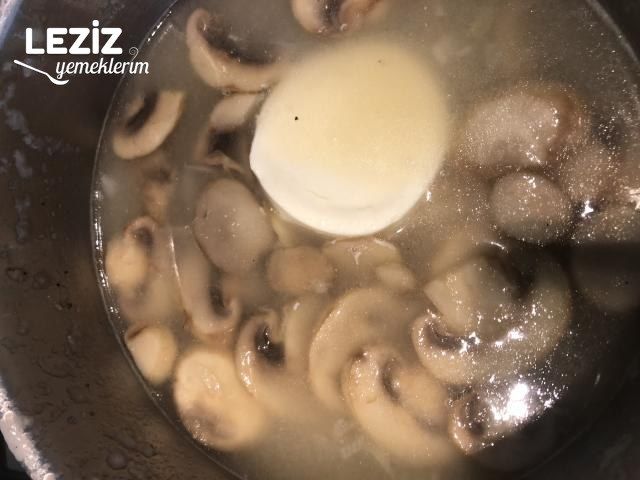 Kremalı Mantar Çorbası (Çok Pratik)