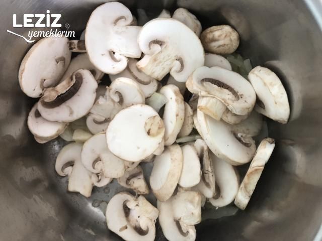 Kremalı Mantar Çorbası (Çok Pratik)