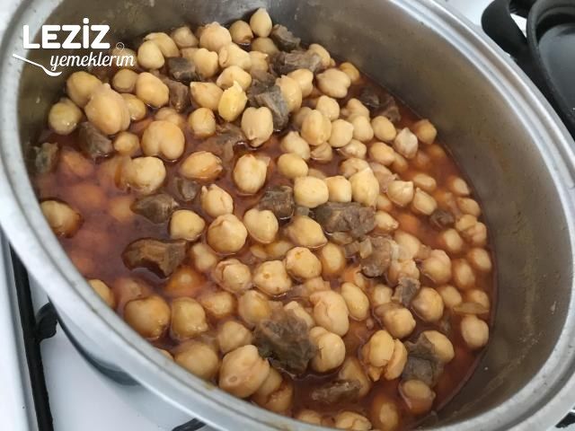 Kuşbaşılı Nohut Yemeği