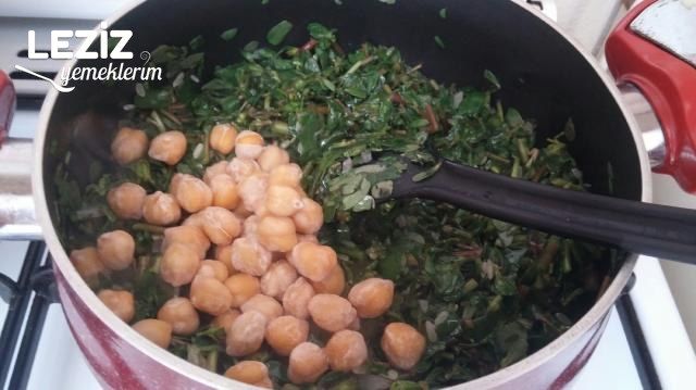 Terbiyeli Yoğurtlu Semizotu Çorbası