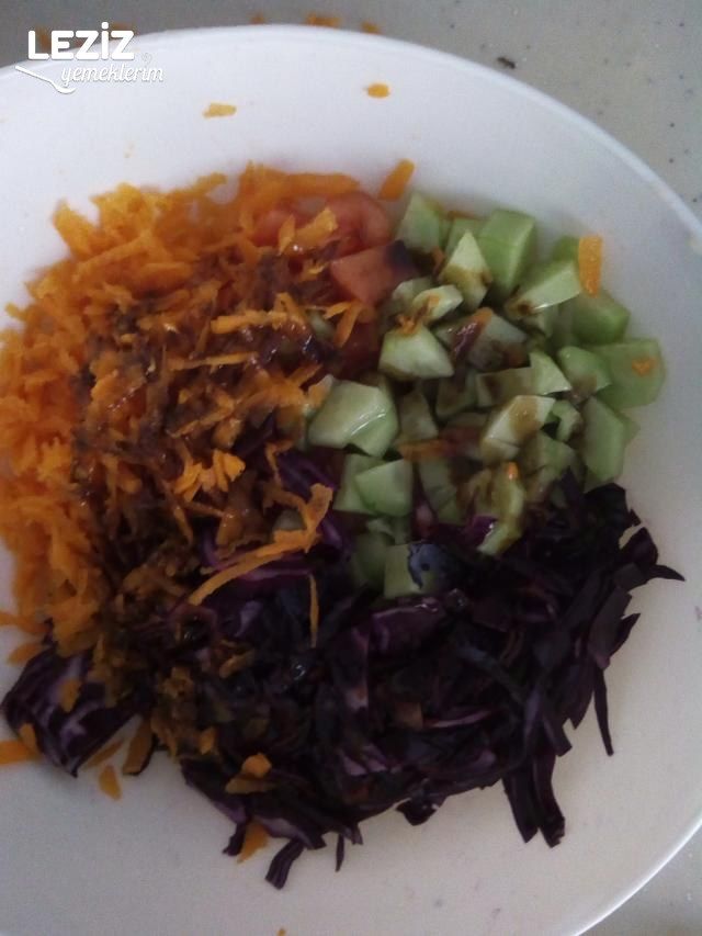 4 Malzemeli Salata