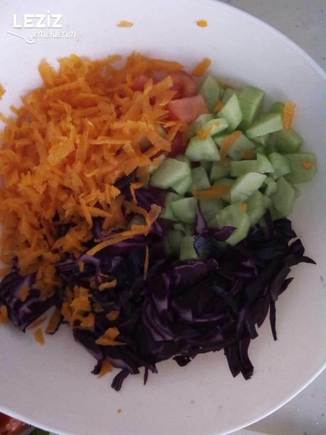 4 Malzemeli Salata