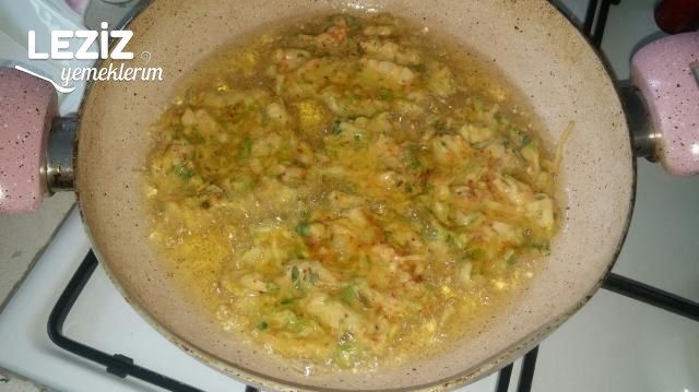 Kahvaltıya Kabak Mücver