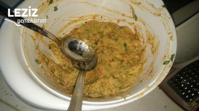 Kahvaltıya Kabak Mücver