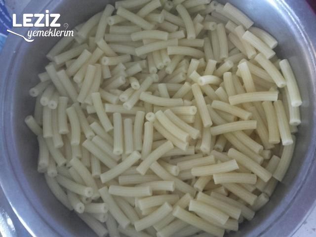 Fesleğen Soslu Makarna Tarifi (Hazır Sos İle)