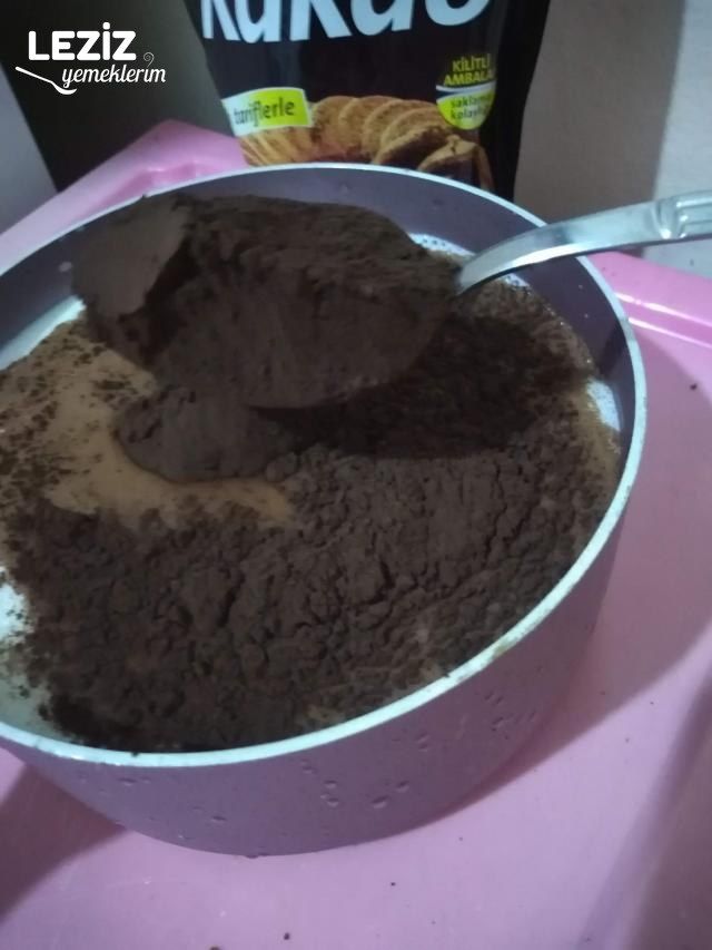 Çikolatalı Güllaç Tarifi (Aşama Fotoğraflı)