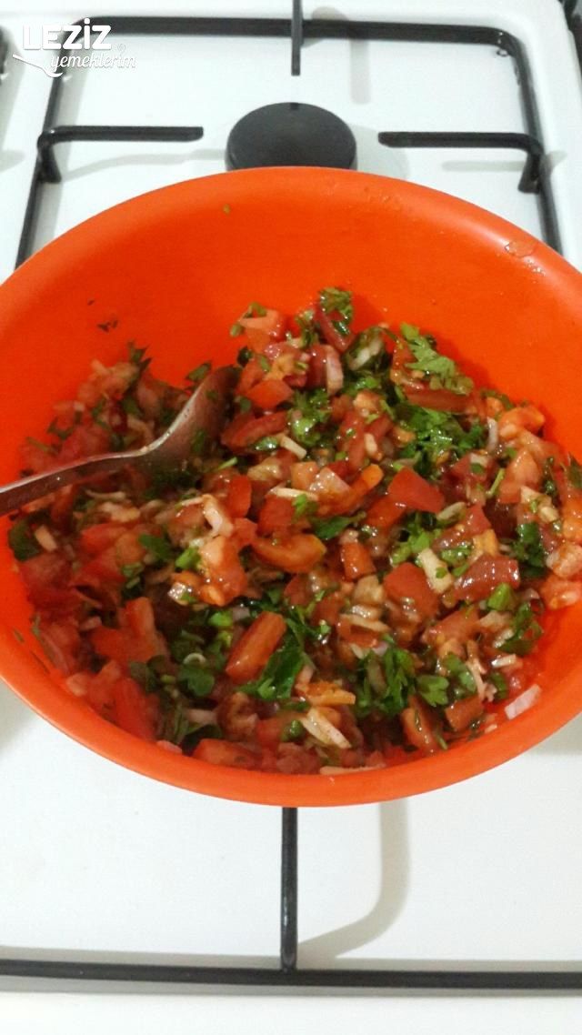 Ispanaklı Ve Domatesli Gözleme