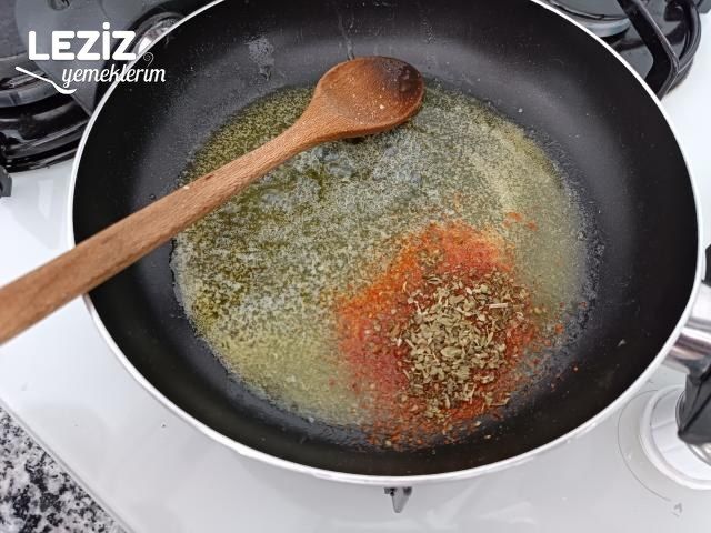 Tereyağlı Yumurta Kapama Tarifi