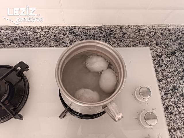 Tereyağlı Yumurta Kapama Tarifi