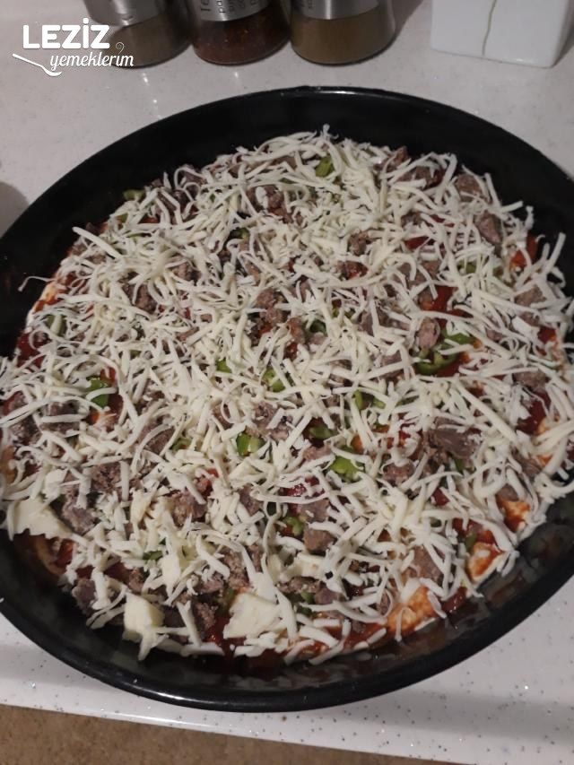 Kavurmalı  Pizza
