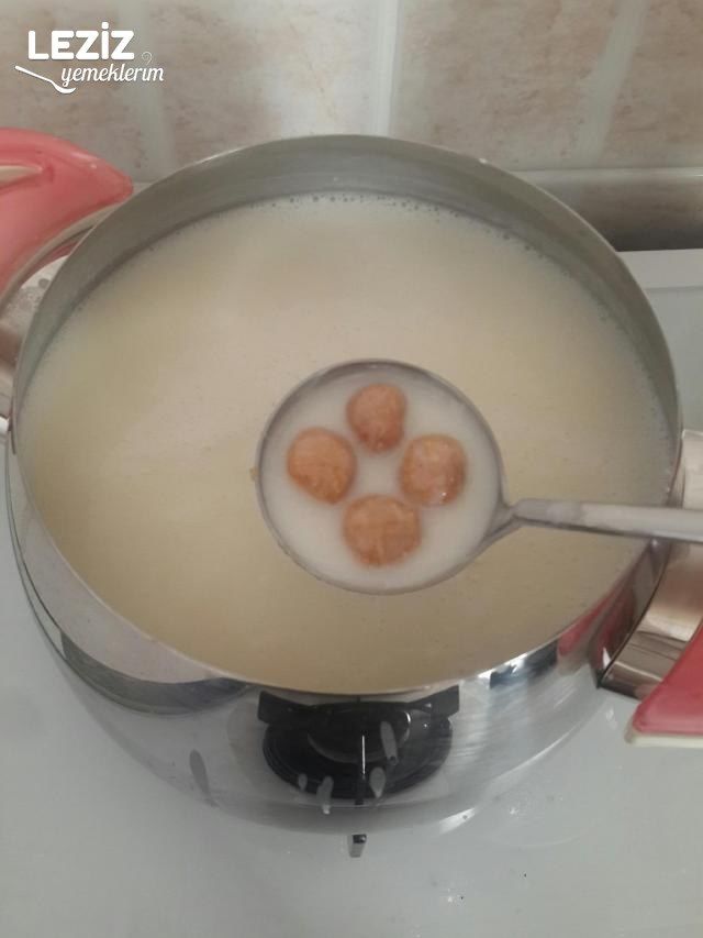 Bulgur Köfteli Yoğurtlu Çorba