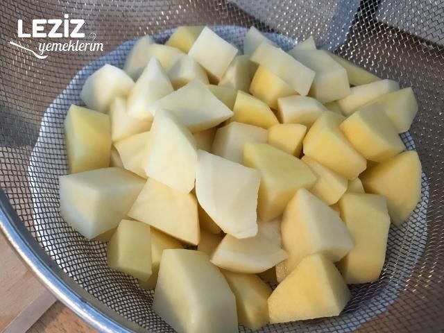 Kahvaltılık Kaşarlı Patates Tarifi