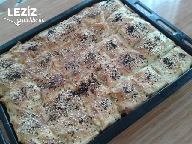 Kıymalı Tepsi Böreği Tarifi