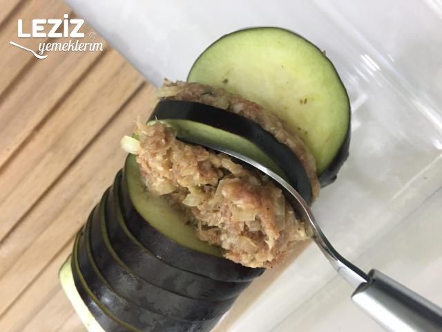 Lezzeti Şahane Fırında Köfteli Patlıcan